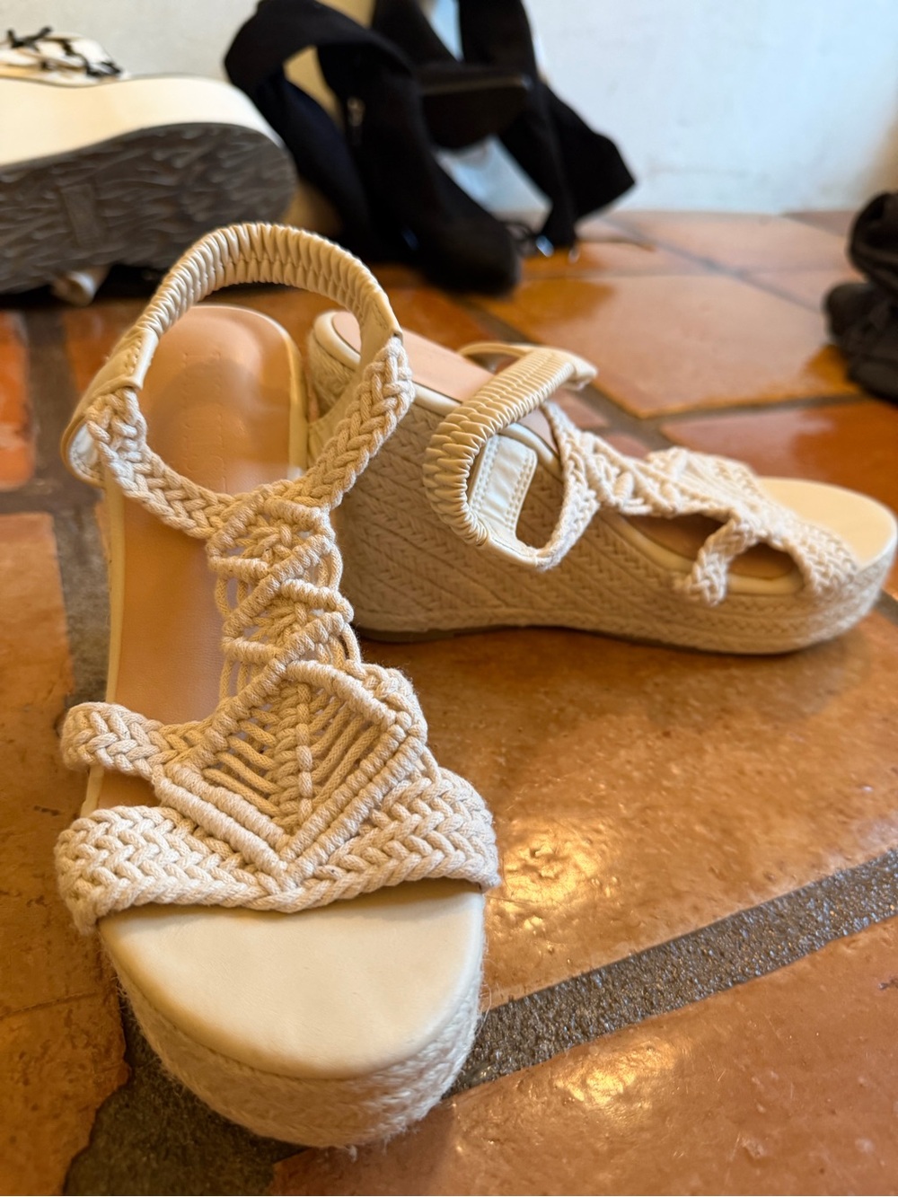 Women’s Woven Platform Sandals in Cream